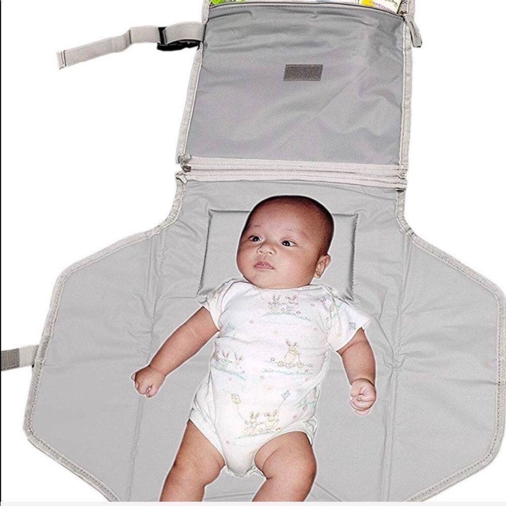 👩‍👩‍👦‍👦 Brand New Baby Diaper Changing Pad